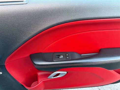 Used 2017 Dodge Challenger R/T Scat Pack w/ Leather Interior Group image 15