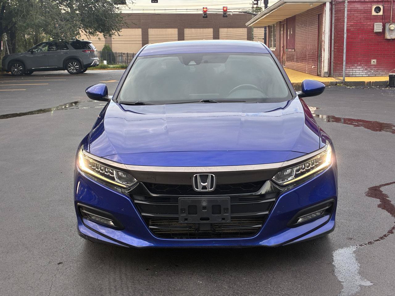 Used 2018 Honda Accord Sport image 3
