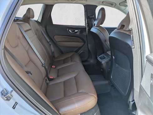 Used 2019 Volvo XC60 T6 Momentum w/ Multimedia Package AWD/4WD image 20