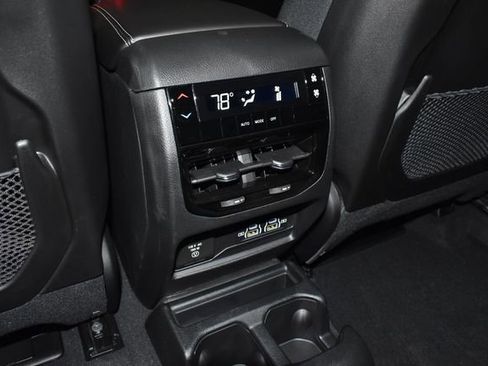 New 2025 Jeep Grand Cherokee L Altitude image 29