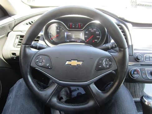 Used 2019 Chevrolet Impala Premier w/ Premier Convenience Package FWD image 12