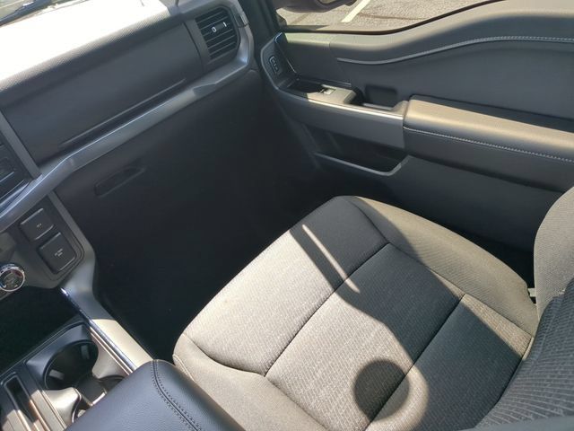 Used 2025 Ford F150 XLT w/ Equipment Group 302A MID AWD/4WD image 19