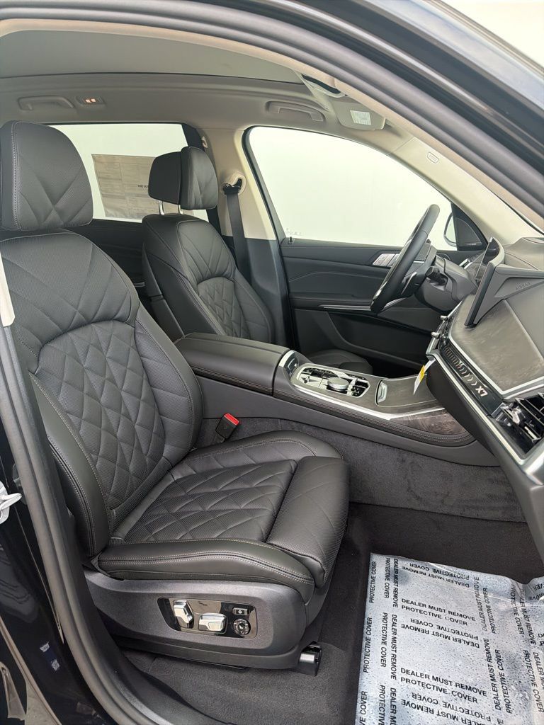 New 2026 BMW X7 xDrive40i w/ Premium Package AWD/4WD image 32