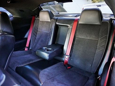 Used 2016 Dodge Challenger SRT w/ Technology Group image 17