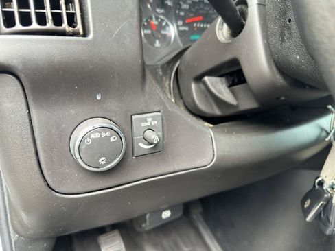 Used 2021 Chevrolet Express 2500 w/ Driver Convenience Package RWD image 24