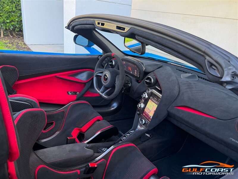 Used 2022 McLaren 765LT RWD image 30