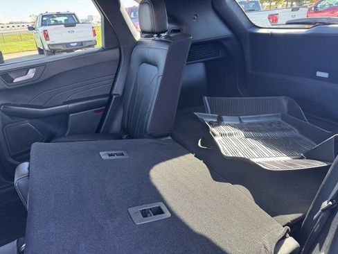 Certified 2025 Ford Escape Platinum w/ Premium Technology Package image 28