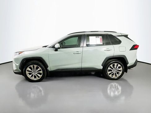 Used 2019 Toyota RAV4 XLE Premium image 5