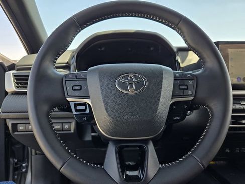 Used 2025 Toyota Camry SE FWD image 21