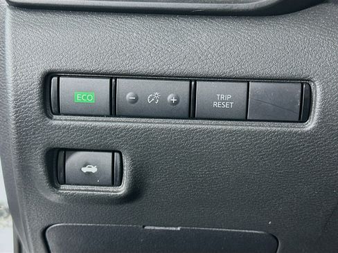 Used 2024 Nissan Sentra S image 17