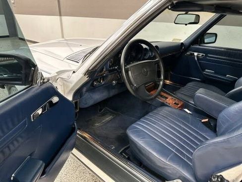 Used 1988 Mercedes-Benz 560 SL image 11