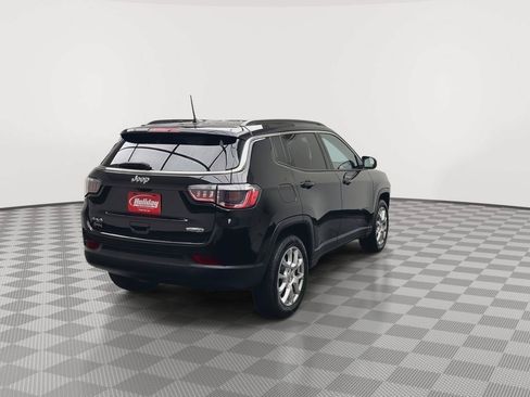 Used 2022 Jeep Compass Latitude AWD/4WD image 36