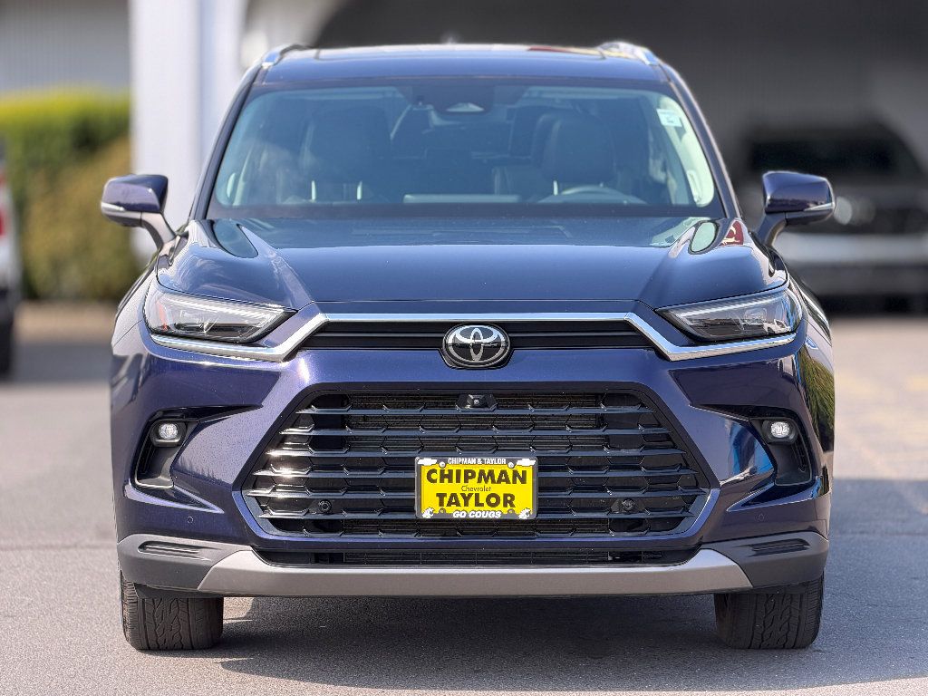 Used 2025 Toyota Grand Highlander AWD image 19