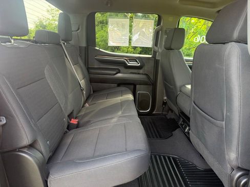 Used 2023 Chevrolet Silverado 1500 LT AWD/4WD image 15
