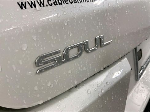 Certified 2025 Kia Soul LX w/ LX Technology Package FWD image 8
