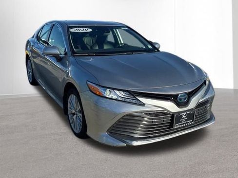 Used 2020 Toyota Camry XLE image 8