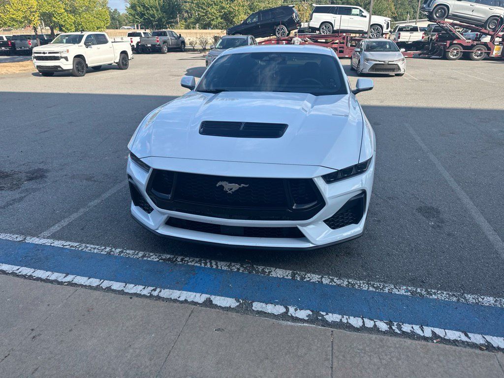 Used 2025 Ford Mustang GT Premium RWD image 2