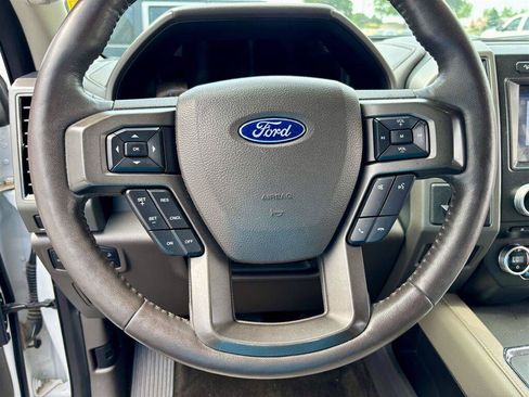 Used 2018 Ford Expedition XLT w/ Equipment Group 202A AWD/4WD image 14