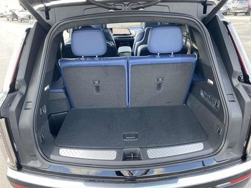 New 2026 Cadillac Vistiq Premium Luxury image 10