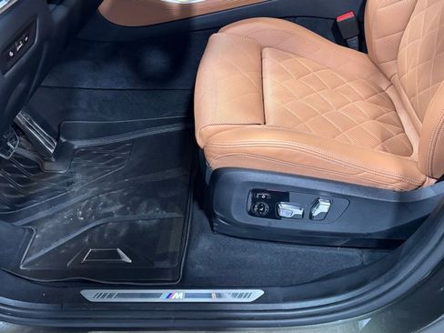 Used 2025 BMW X5 xDrive40i w/ M Sport Package image 11