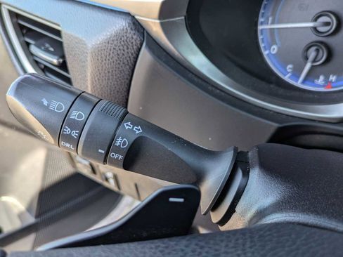 Used 2015 Toyota Corolla S image 24