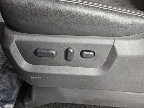 Used 2015 Ford F250 Lariat w/ Lariat Ultimate Package AWD/4WD image 26