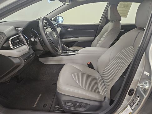 Used 2018 Toyota Camry SE image 8