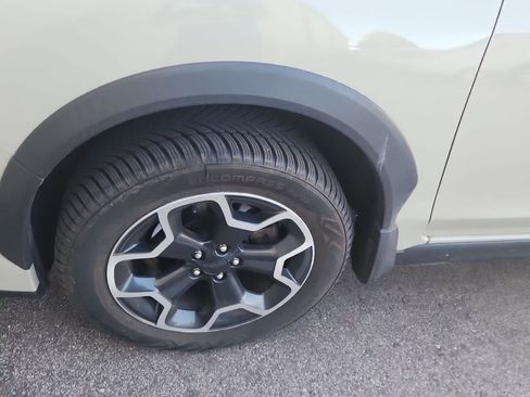 Used 2014 Subaru Crosstrek 2.0i Premium w/ Popular Package #1 AWD/4WD image 8
