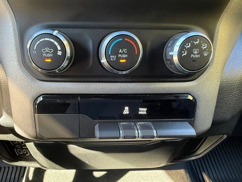 Used 2021 RAM 1500 Big Horn image 22