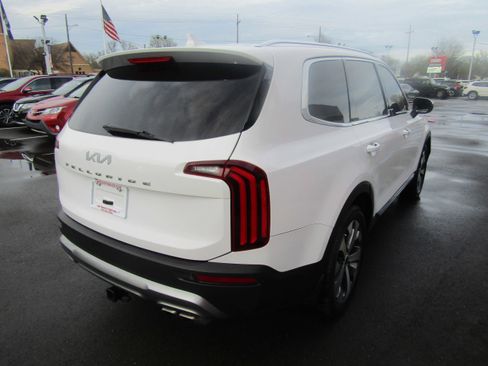 Used 2022 Kia Telluride EX w/ EX Premium Package image 7
