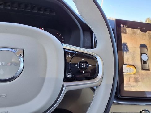 New 2026 Volvo XC90 B6 Ultra w/ Protection Package image 16