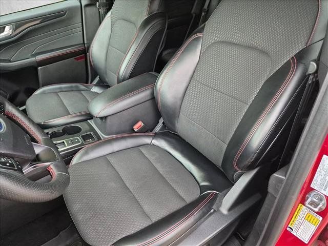 Certified 2024 Ford Escape ST-Line w/ Tech Pack #1 FWD image 13