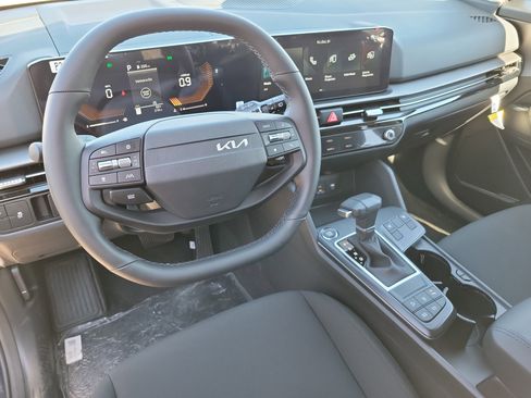 New 2026 Kia Sportage LX w/ LX Convenience Package image 2