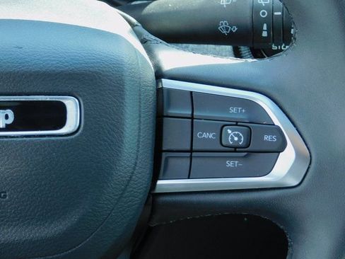 Used 2024 Jeep Compass Latitude image 16