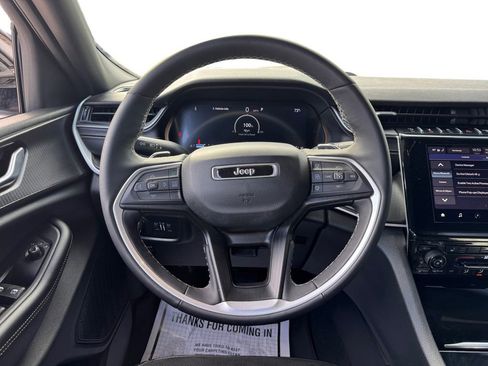 Used 2024 Jeep Grand Cherokee L Altitude image 14