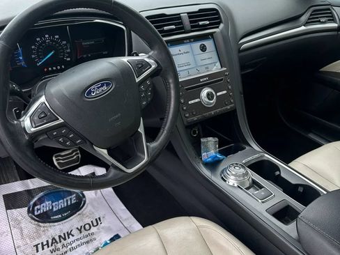 Used 2018 Ford Fusion Titanium AWD/4WD image 10