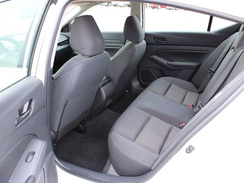 Used 2024 Nissan Altima 2.5 S FWD image 12