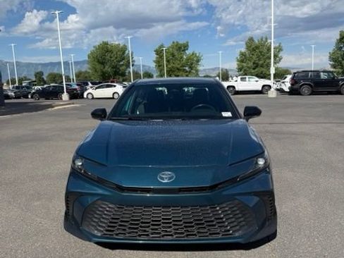 Used 2025 Toyota Camry SE w/ Convenience Package FWD image 3