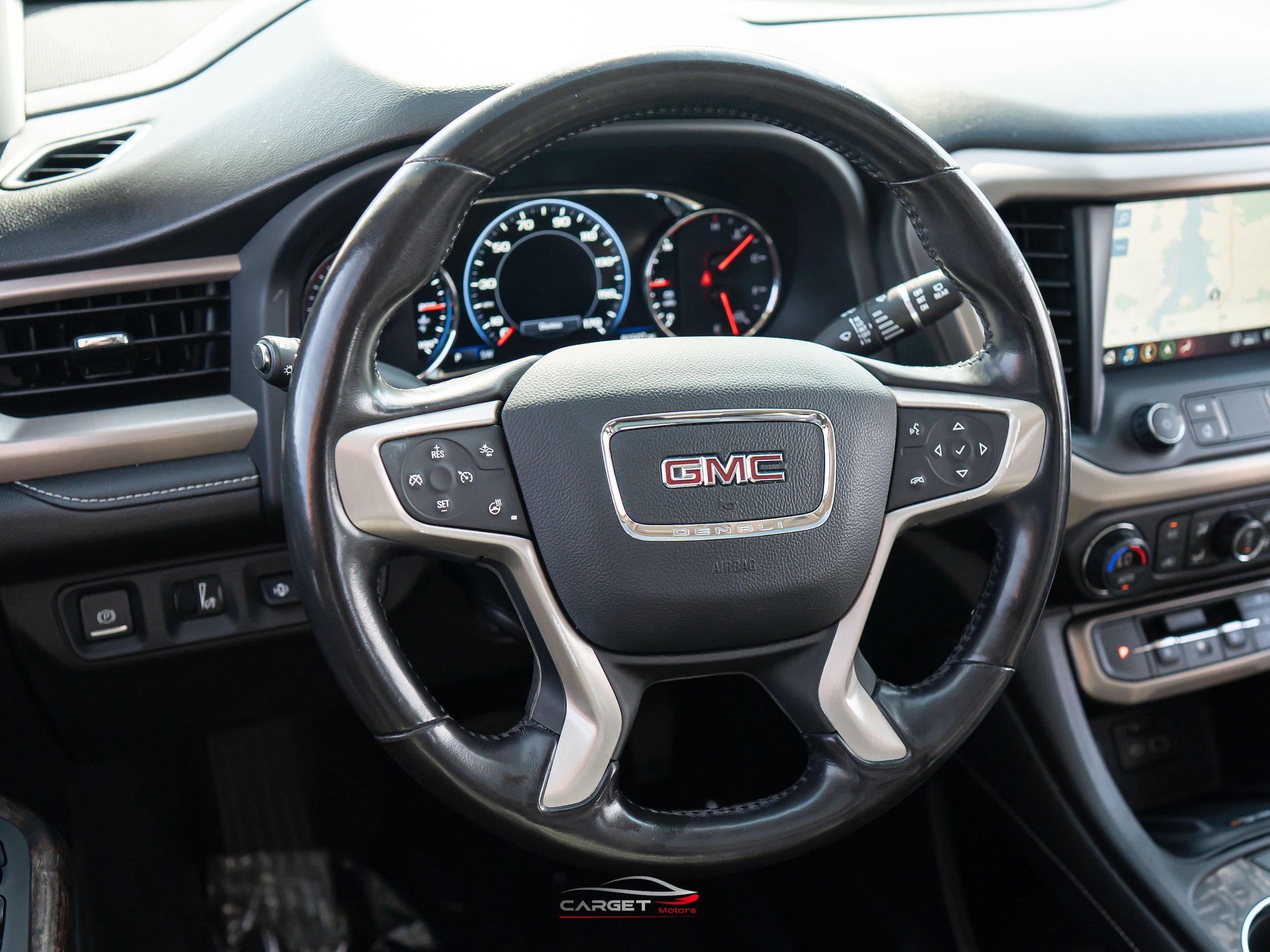 Used 2020 GMC Acadia Denali w/ Technology Package FWD image 25