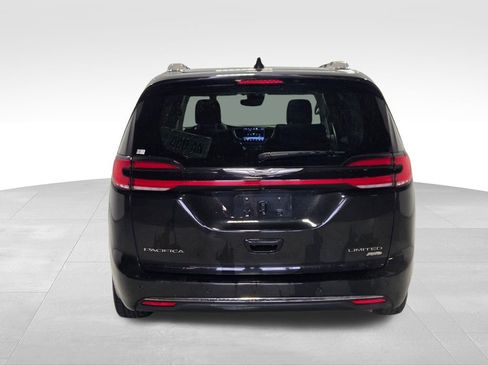 Used 2021 Chrysler Pacifica Limited AWD/4WD image 7