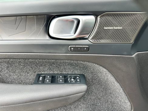 Used 2023 Volvo C40 P8 Recharge Ultimate image 15