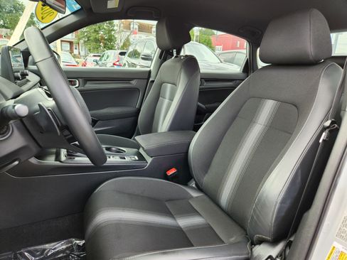 Used 2023 Honda Civic Sport image 10