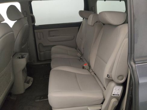 Used 2016 Kia Sedona LX w/ LX Convenience Package FWD image 18
