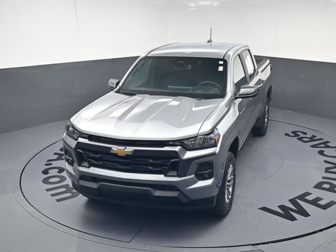 Used 2024 Chevrolet Colorado LT w/ LT Convenience Package II image 29