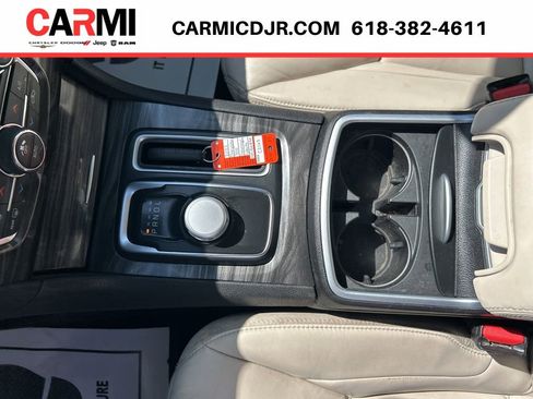 Used 2022 Chrysler 300 Touring L RWD image 21