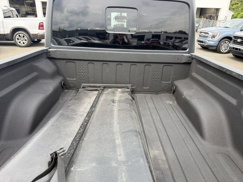 Used 2023 Jeep Gladiator Sport AWD/4WD image 29