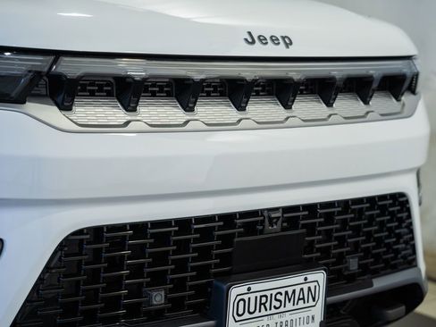 New 2026 Jeep Grand Wagoneer 4WD image 12