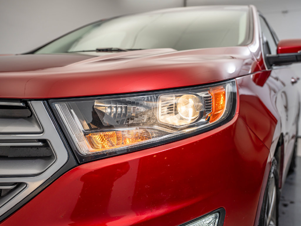 Used 2016 Ford Edge Titanium w/ Equipment Group 301A AWD/4WD image 12