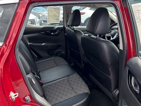 Used 2022 Nissan Rogue Sport SV w/ Technology Package AWD/4WD image 10