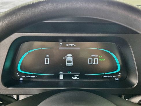 Used 2025 Hyundai Elantra Hybrid FWD image 14